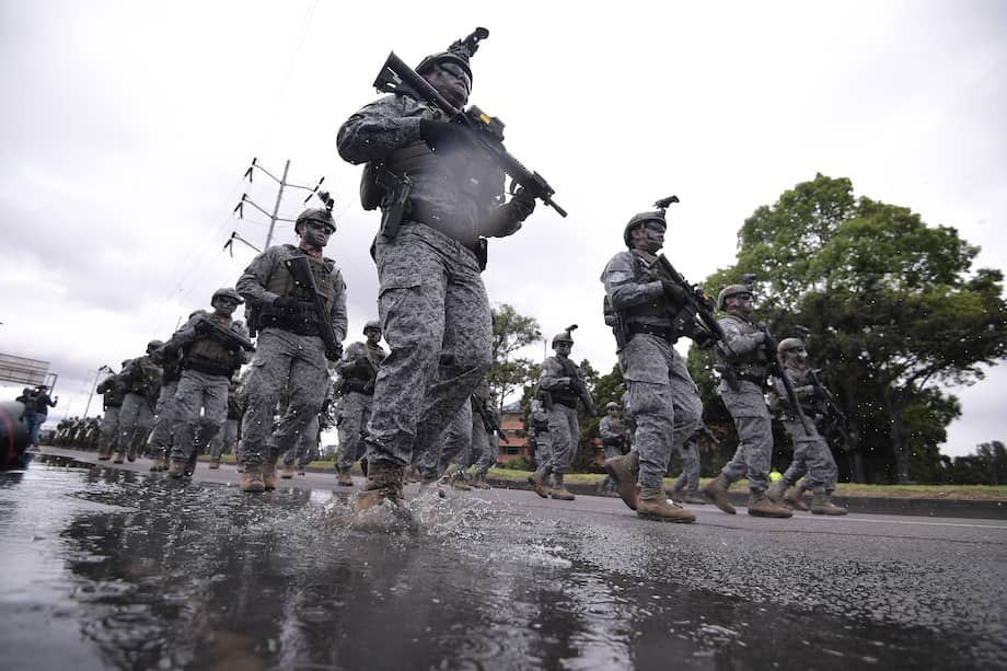 Este domingo 20 de julio se realizarán desfiles militares en varias ciudades del país. Para el caso de Bogotá, el Ideam pronostica que este fin de semana habrá cielo entre parcial y mayormente cubierto, con posibilidad de lluvias ligeras en el oriente y sur de la ciudad.