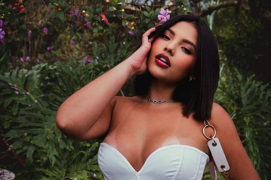 Soley tiene 19 años y nació en Quindío, Colombia.