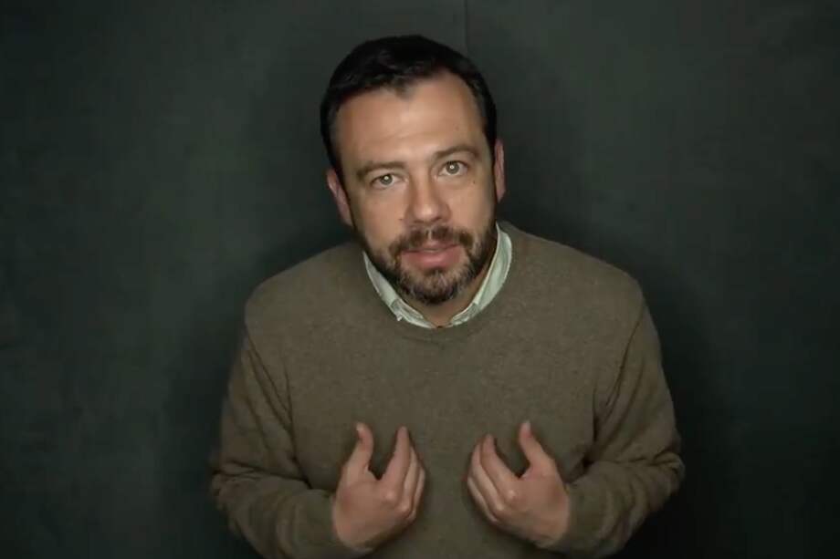 Carlos Fernando Galán, hijo del inmolado Luis Carlos Galán y actual concejal de Bogotá, se ha desempeñado también como senador por Cambio Radical, partido al que renunció por el apoyo que este le dio a Iván Duque a la Presidencia.