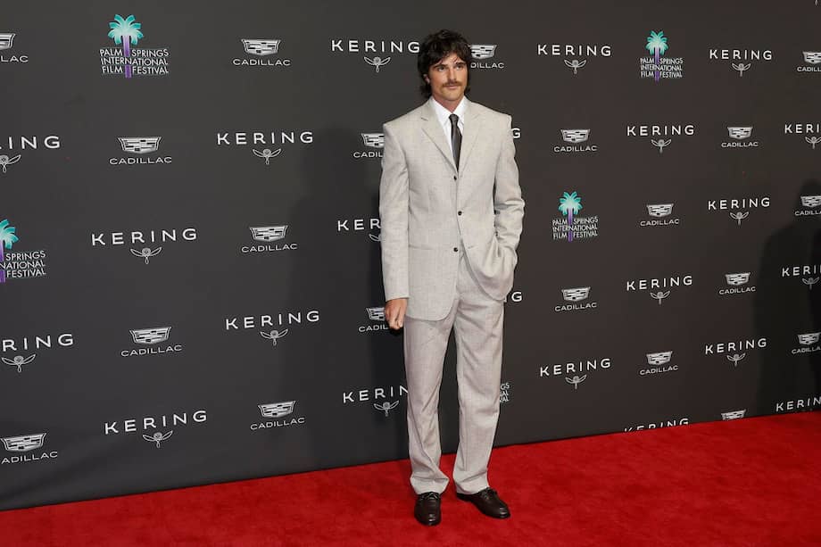 Jacob Elordi posa en la alfombra roja de la 37.ª edición del Festival Internacional de Cine de Palm Springs, en Palm Springs, California. /EFE/EPA/Nina Prommer