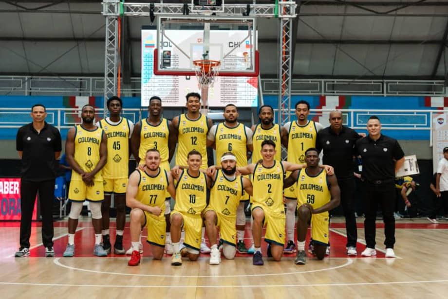 Selección colombiana de baloncesto antes de su partido frente a Venezuela por las clasificatorias al Mundial de la FIBA 2027.