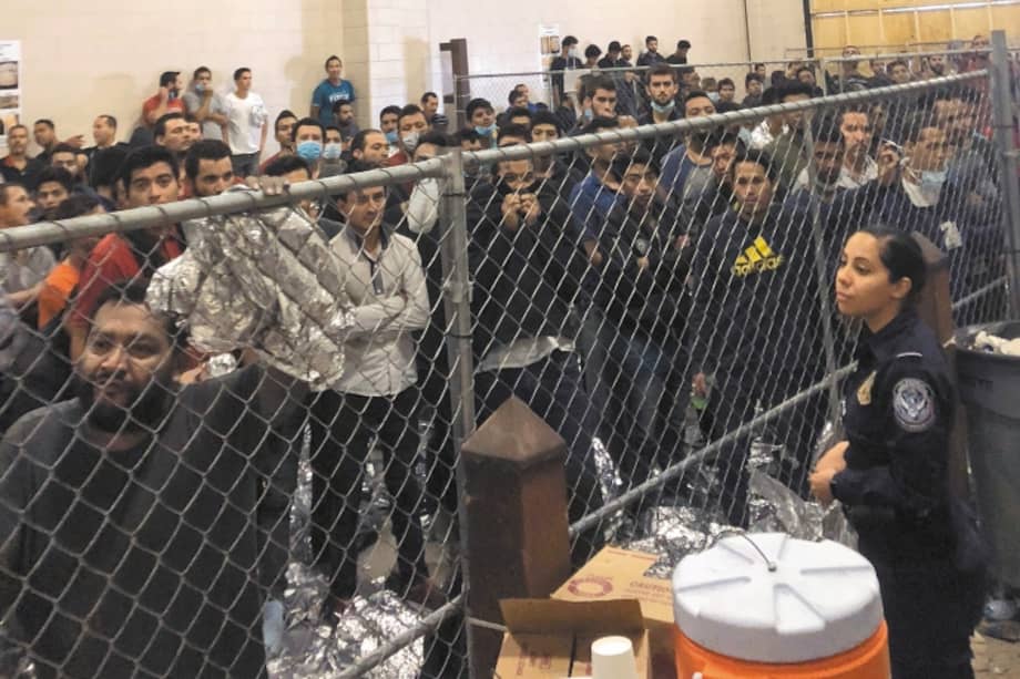 La Oficina de Aduanas y Protección Fronteriza de Estados Unidos señala que el consolidado hasta agosto determina que 2’493.721 personas han sido capturadas por tratar de ingresar ilegalmente a ese país este año. Imagen de un centro de detención migratoria en Texas. / Foto de referencia.