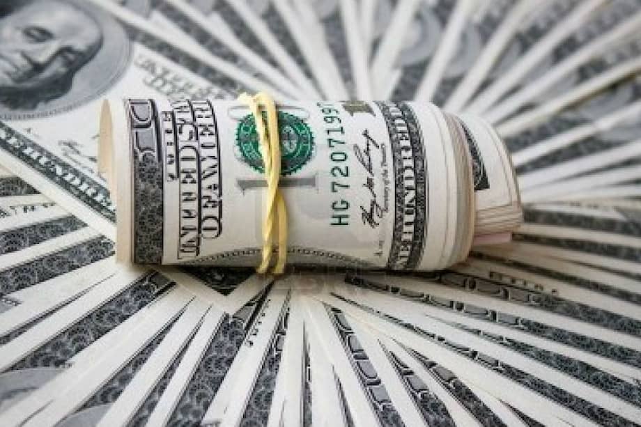 Precio del dólar sobrepasó los $1.900 y se negoció en promedio a $1.897