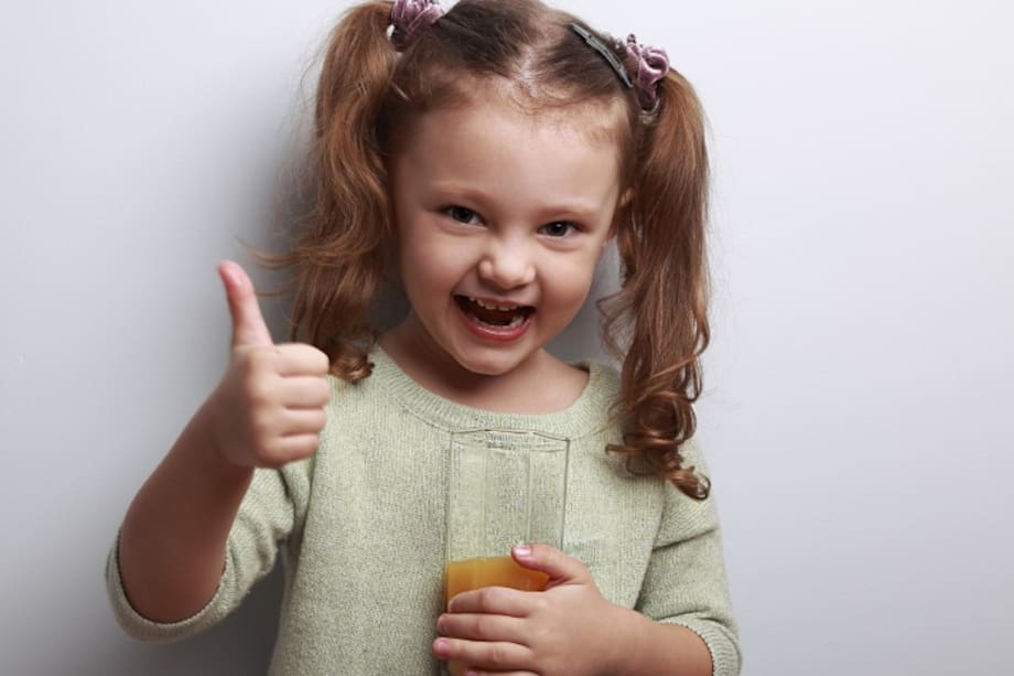 ¿Qué hago si a mi hijo le duele el estómago?