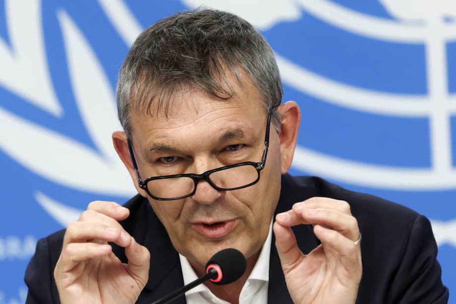 Philippe Lazzarini, comisario general de la Agencia de Obras Públicas y Socorro de las Naciones Unidas para los Refugiados de Palestina en el Cercano Oriente (OOPS), habla ante los medios de comunicación sobre la crisis humanitaria que se desarrolla en Gaza y la respuesta de la OOPS durante una conferencia de prensa en la sede europea de las Naciones Unidas. Naciones Unidas (ONU) en Ginebra, Suiza, 16 de noviembre de 2023.