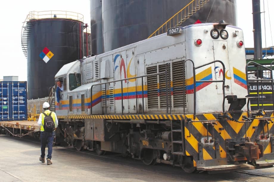 El tren más grande despachado hacia el puerto de Santa Marta tenía 46 plataformas, el doble de las del primer viaje comercial que hizo.