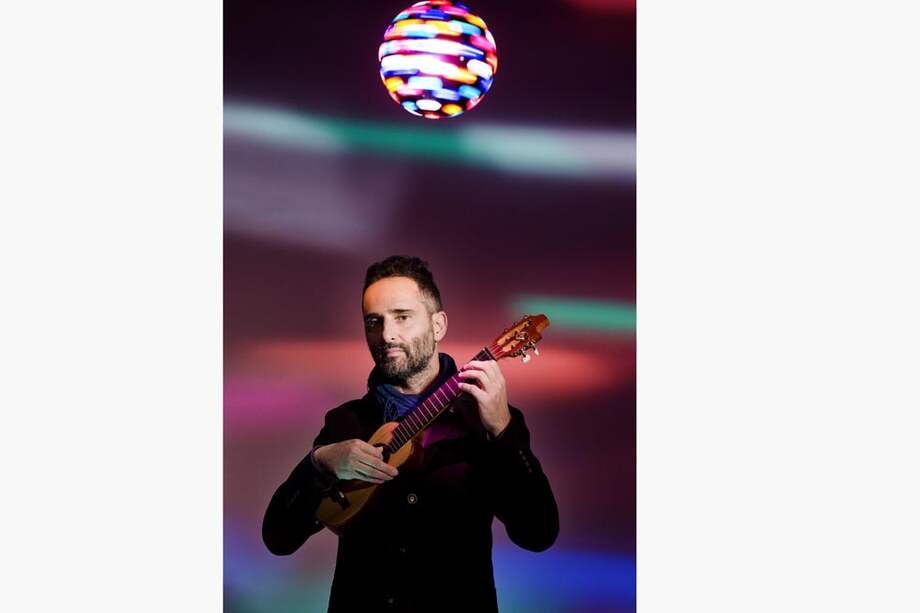 Jorge Drexler escogió el tema ‘Universos paralelos’ como primer sencillo de su nuevo álbum. / Cortesía Warner Music