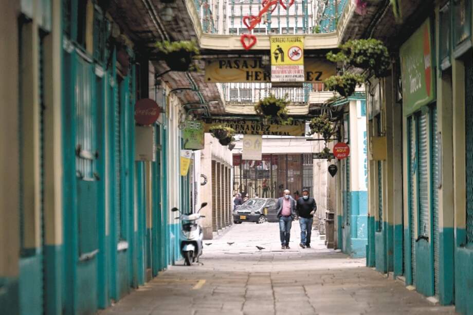 Durante la cuarentena general se cerraron 52 comercios que incumplieron la medida.