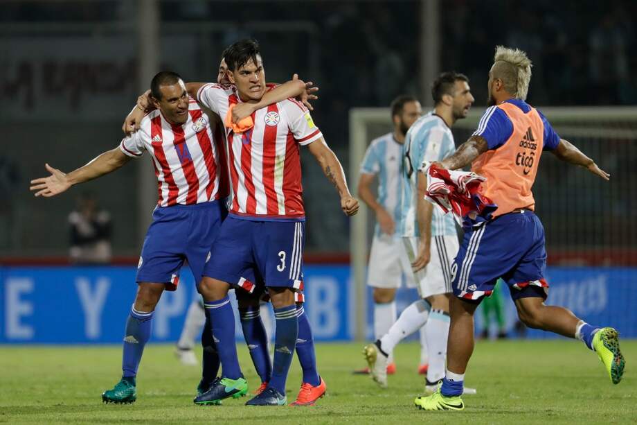 Hace un año Paraguay celebró en el estadio Monumental de Buenos Aires, en donde derrotó a Argentina. / AP