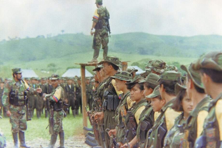 Guerrilleros de las Farc en la zona de distención. / Ingrid Reyes-Archivo El Espectador