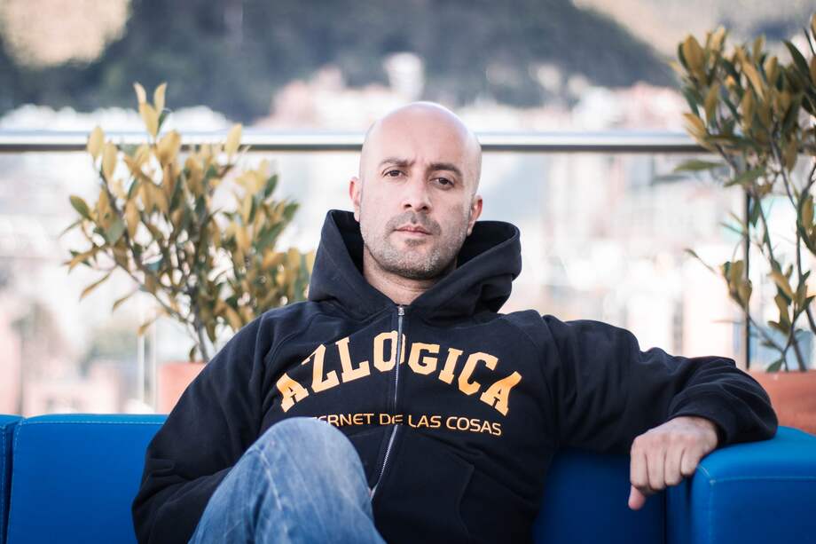 Él es el CEO de AZLOGICA, la empresa colombiana líder en el desarrollo de soluciones de Internet de las Cosas.