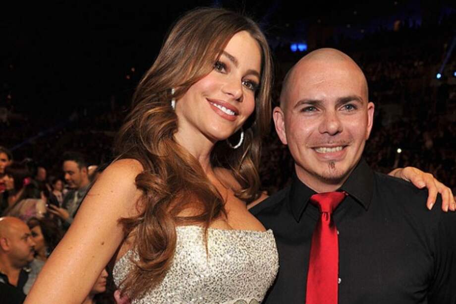 Sofía Vergara y Pitbull. / Archivo