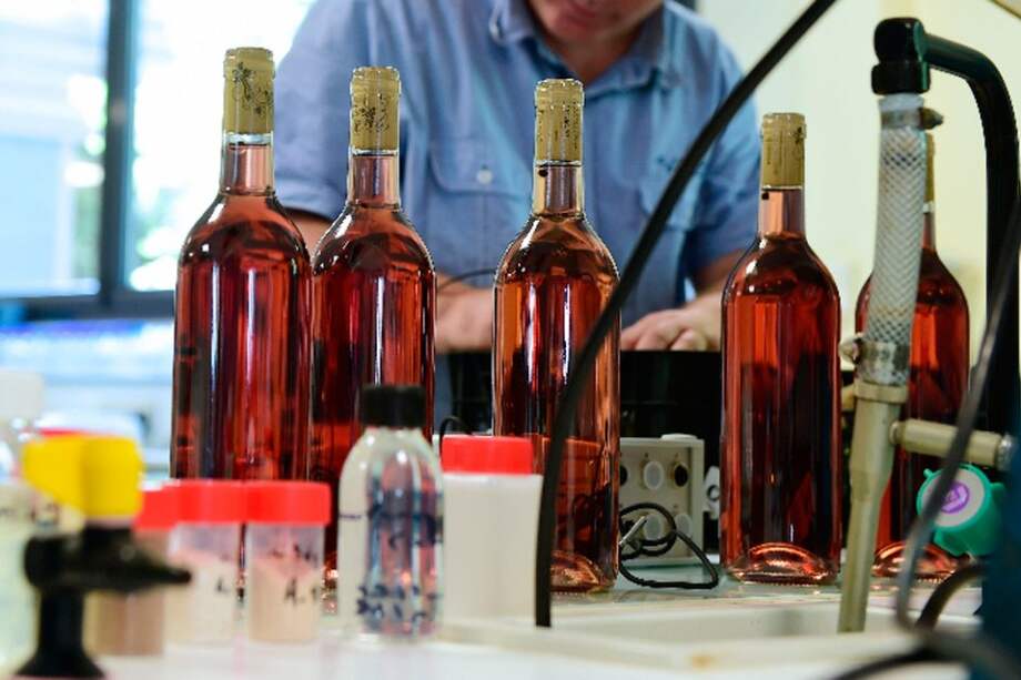 Falsificador de vinos es condenado a 10 años de prisión