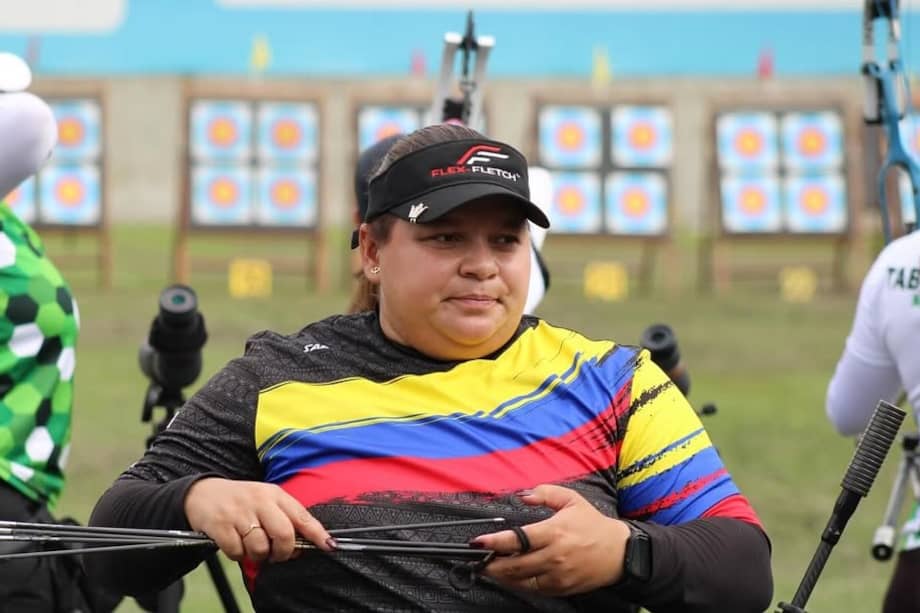Alejandra Usquiano, referente del tiro con arco compuesto en Colombia.