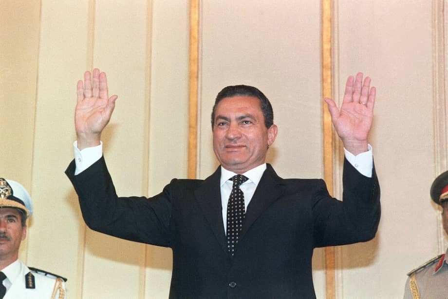 Mubarak es recordado por gobernar Egipto con mano de hierro desde que asumió el poder en 1981 hasta que fue forzado a dejarlo el 11 de febrero de 2011. / AFP