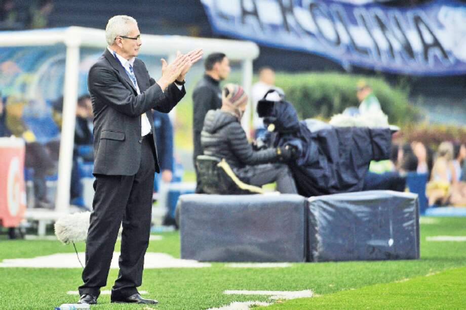 Tres partidos ganados en esta Liga Águila, es el saldo del estratega uruguayo Gregorio Pérez con Santa Fe. / Óscar Pérez - El Espectador