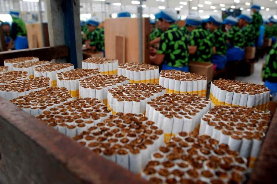 En la Cámara de Representantes se lleva a cabo el tercer debate del proyecto de ley que busca regular los vapeadores y cigarrillos electrónicos en Colombia. / AP