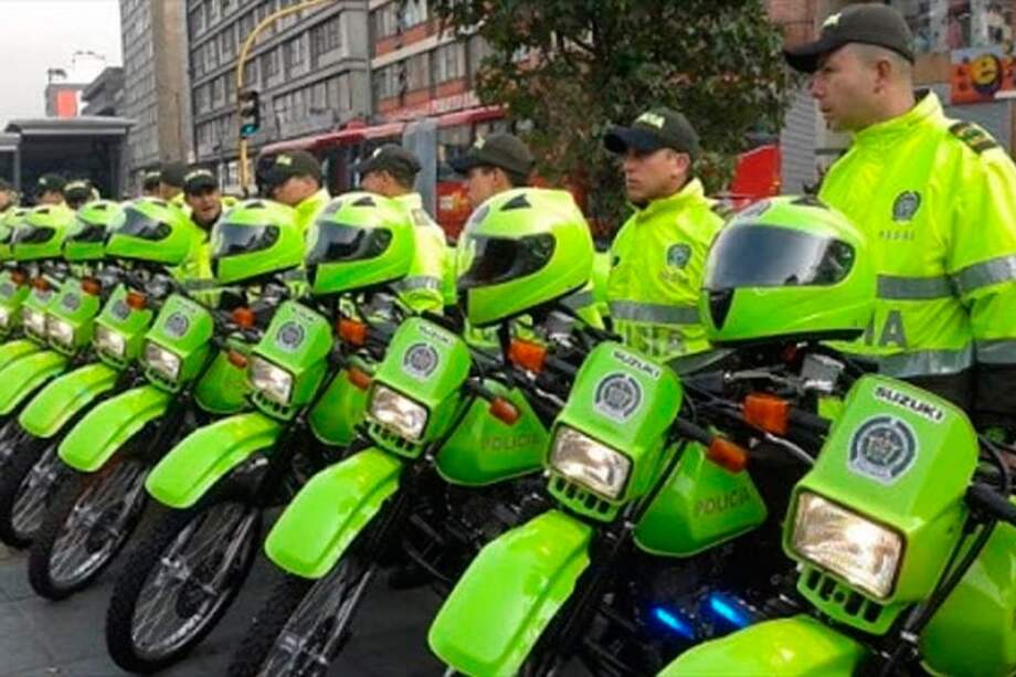 Policía de Bogotá, con más motos y menos patrullas