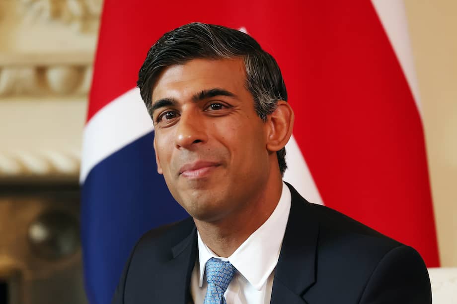 El gobierno del primer ministro conservador Rishi Sunak ha endurecido su política migratoria y cree que los centros de detención migratorios son esenciales para combatir la llegada de migrantes.