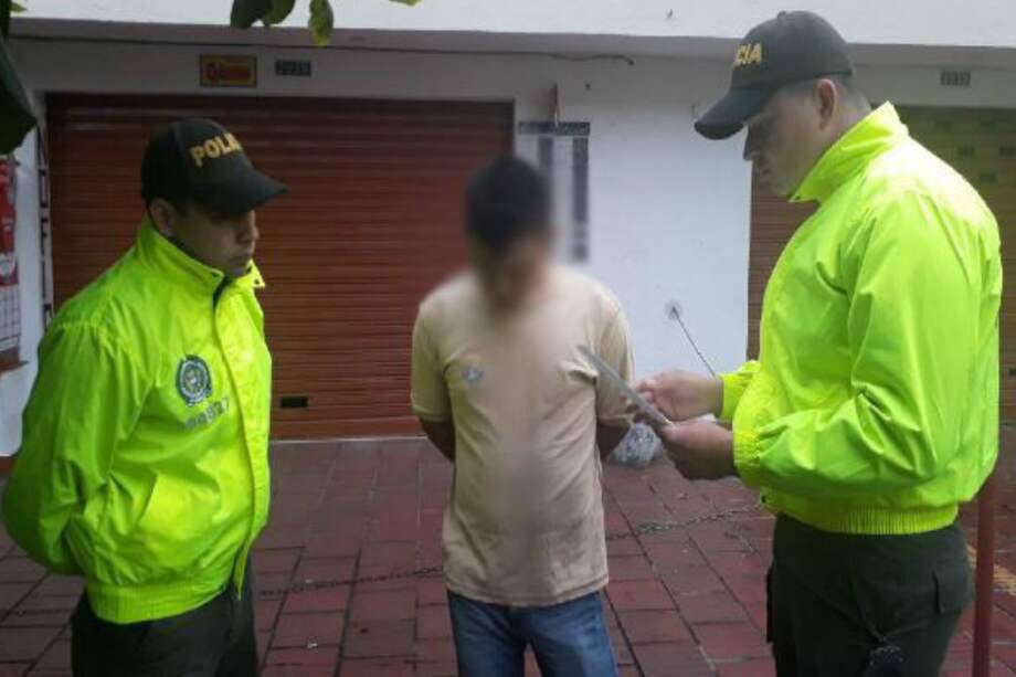 Ariel Ortega Martínez en el momento de su captura este viernes a las 6:15 de la mañana. / Cortesía Policía Nacional