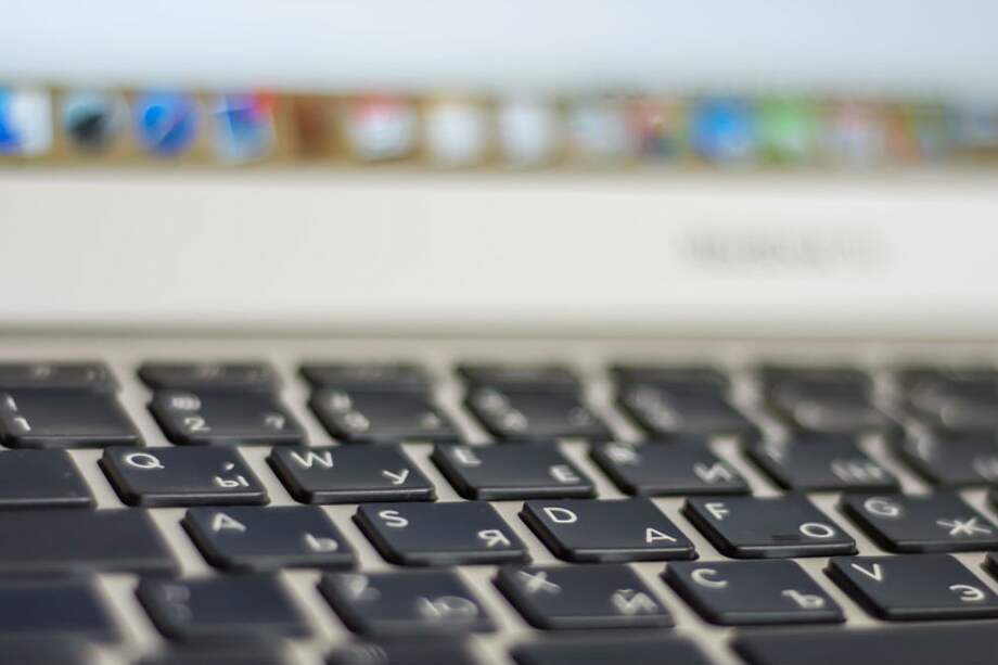 Las víctimas denunciaron que el capturado, además de no cumplir con el pago, los mantenía cautivos y bajo la amenaza de que iban a ser denunciados ante las autoridades migratorias. / Archivo.