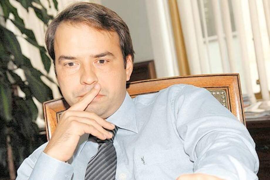 En firme condena contra exviceministro de Agricultura por AIS