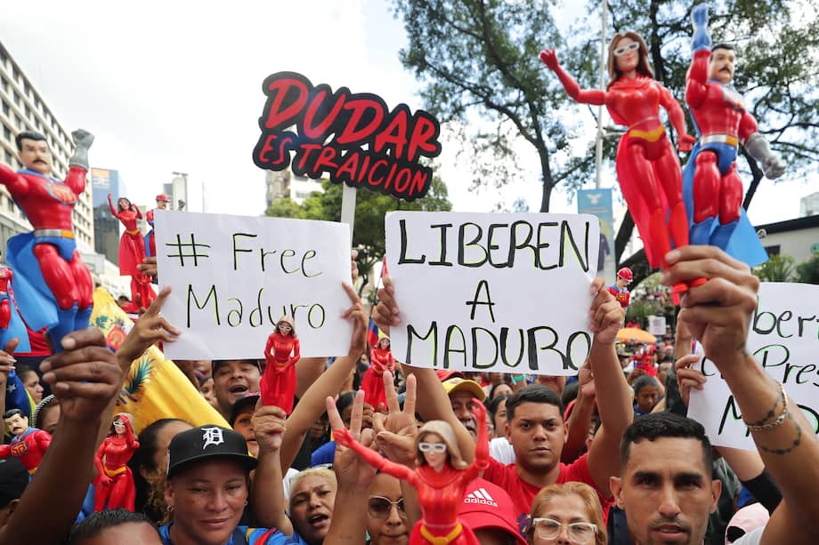 Simpatizantes del chavismo marcharon en Caracas para exigir la liberación de Nicolás Maduro y Cilia Flores, capturados el sábado en una operación de fuerzas estadounidenses.