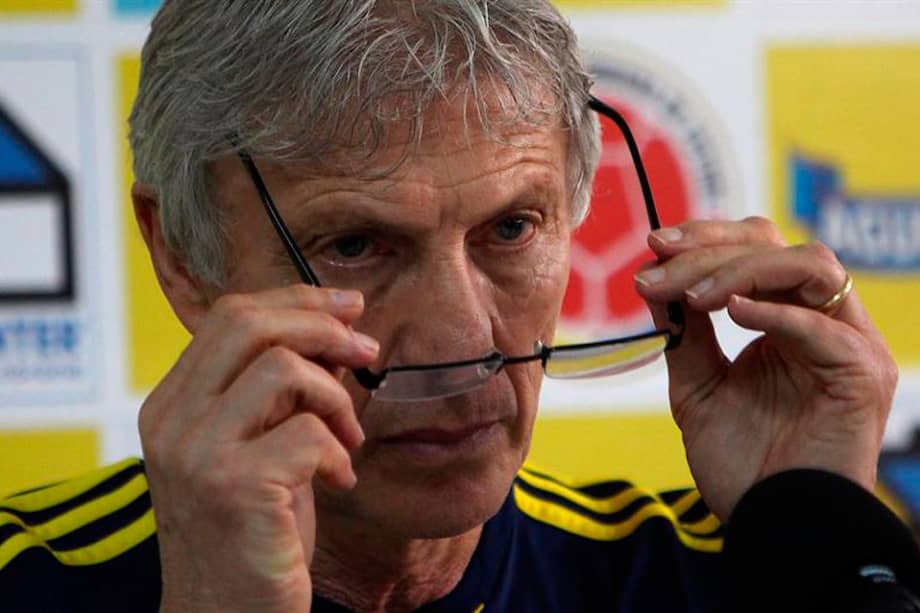 El técnico de la selección colombiana de fútbol, el argentino José Nestor Pekerman, en rueda de prensa. / EFE