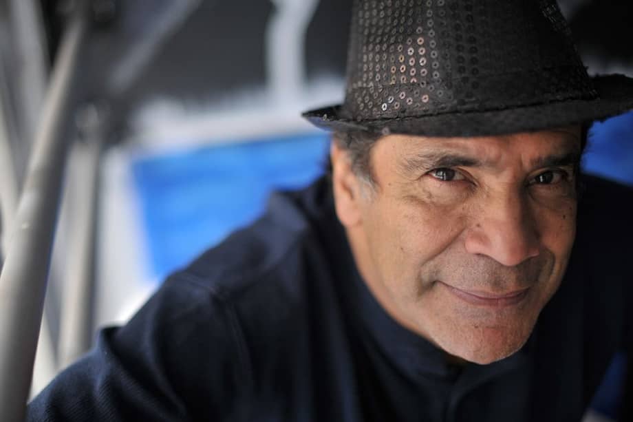 Álvaro Rodríguez en su sala teatral Casa Tea, un nuevo espacio para presentar sus obras en el centro comercial Los Ángeles, en el centro de Bogotá. / Cristian Garavito - El Espectador