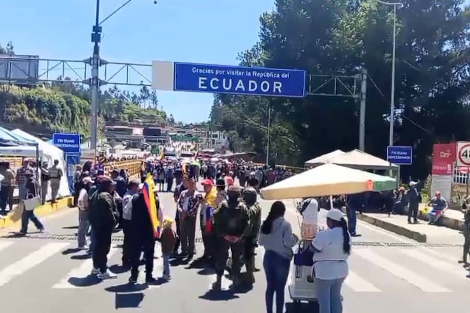 Bloqueo en el puente internacional de Rumichaca mantiene restringido el paso vehicular y afecta el comercio entre Colombia y Ecuador.