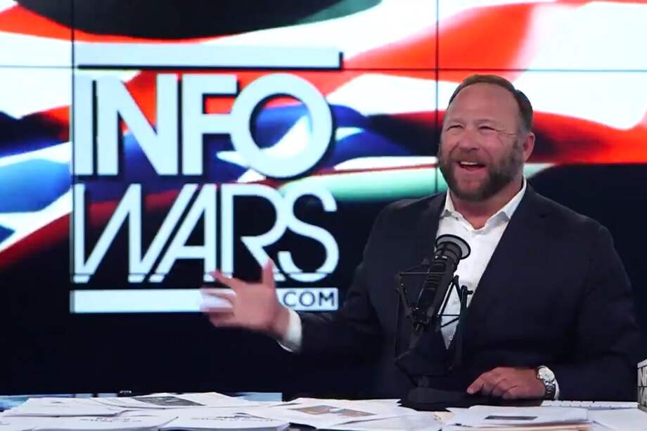 Captura de pantalla @RealAlexJones