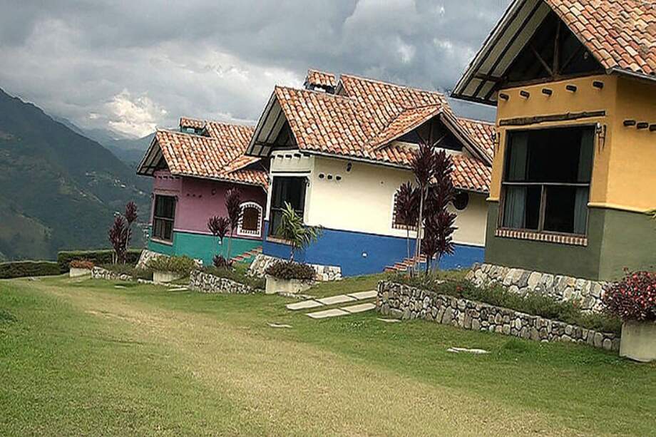 La situación de los malos olores se podría resolver fácilmente con la implementación de una nueva PTAR con una tecnología actualizada que permita mitigar y eliminar la presencia de olores ofensivos en el municipio, e implementar tubos colectores que concentren los vertimientos sobre los ríos, según el investigador. / UNAL