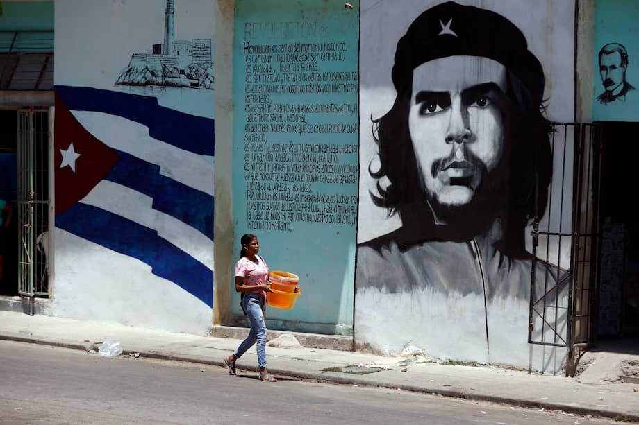 “No basta estudiar nuestra historia; hay que enterarse de la historia de los otros”: Héctor Abad Faciolince