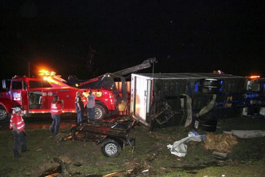 Tornados en EE.UU. dejan al menos 18 muertos