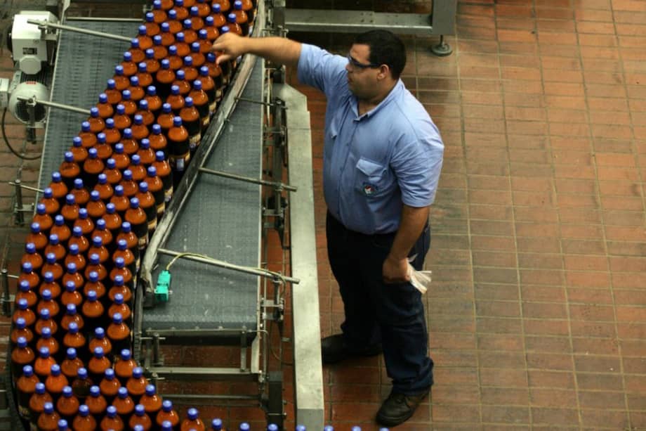 Polar anunció que se vería obligada a dejar de producir cerveza. / Bloomberg News