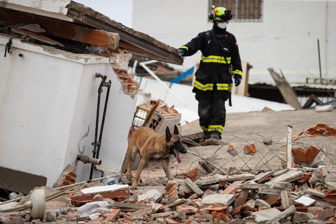La descomposición de los cuerpos por los terremotos impide algunos funerales en Venezuela