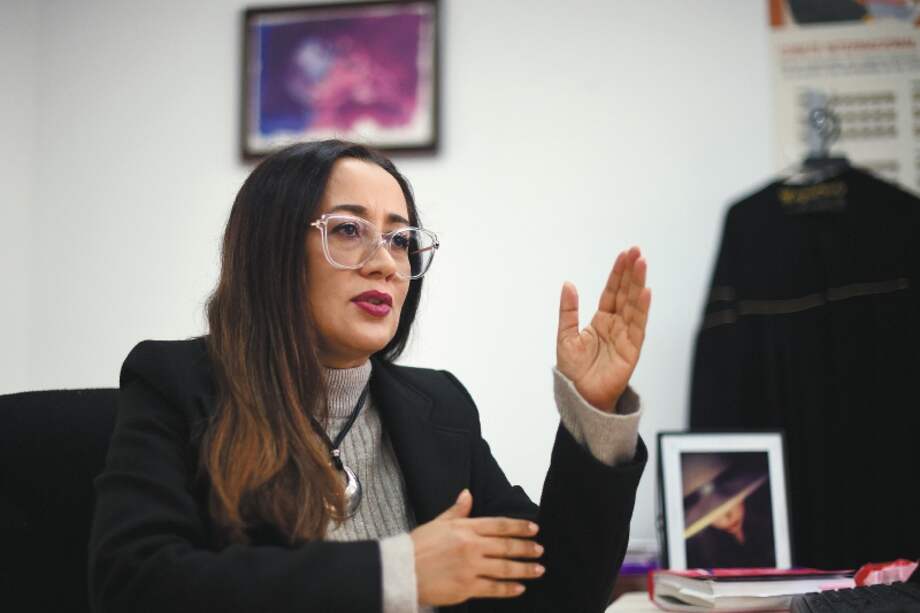 Alexandra Valencia advierte: “(Pedí examinar) las expresiones usadas por el postulado Mancuso cuando se refirió a la suscrita, al momento de apelar la decisión (de ratificar una orden de captura) en términos que considero peligrosos e intimidantes”.