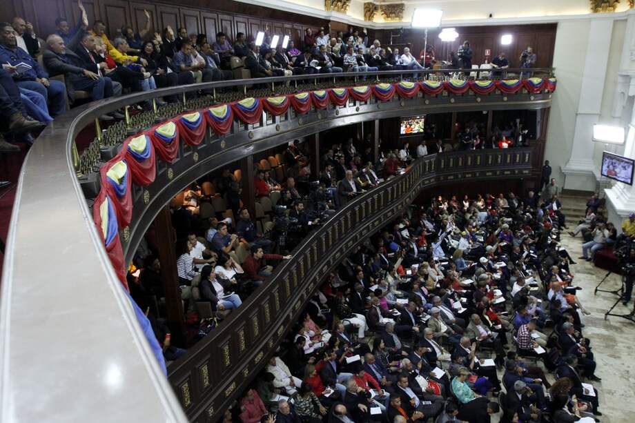 La asambleísta Iris Varela tildó de delincuentes a los líderes opositores Freddy Guevara y Julio Borges.
/ EFE.