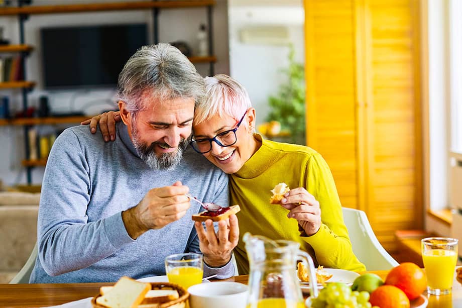 implica incluir alimentos de todos los grupos alimenticios en justa proporción,