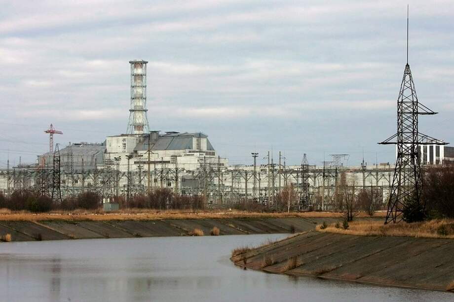 Unos de los dos reactores de Chernobyl estalló durante unas pruebas el 25 de abril de 1986. Fue el peor accidente nuclear del mundo. El tercer reactor se clausuró oficialmente el 15 de diciembre de 2000. / Efe