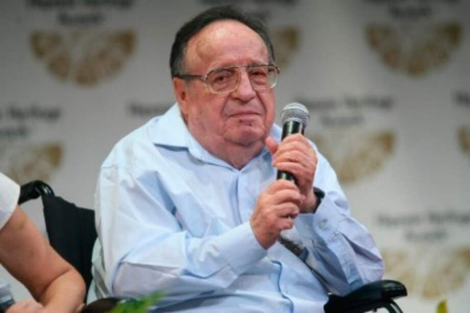Chespirito se encuentra estable pero muy delicado