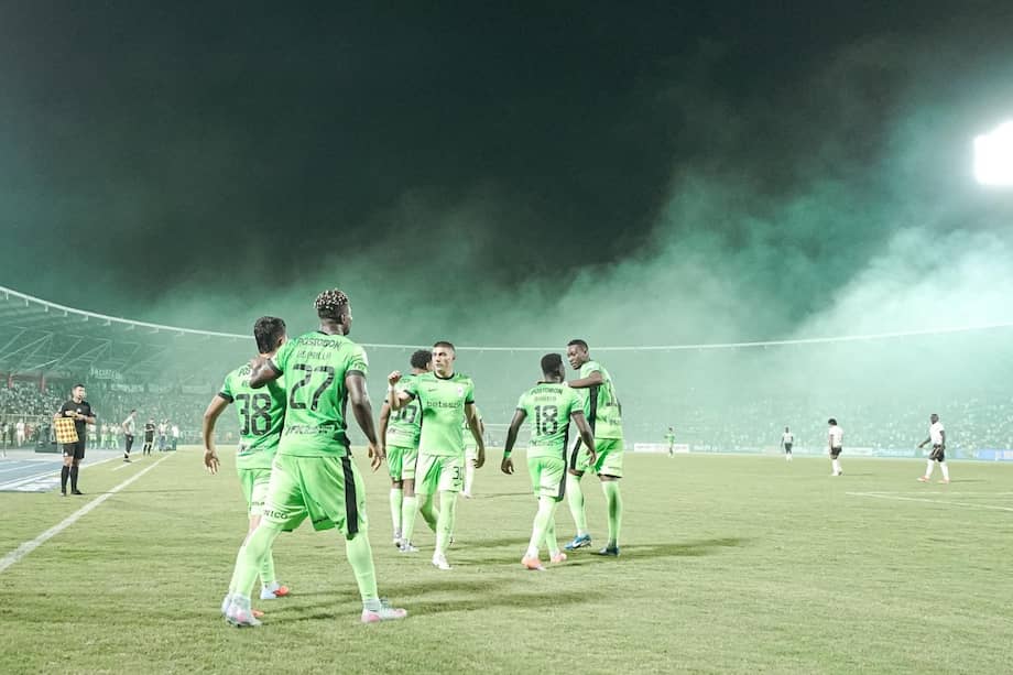 El equipo verdolaga ganó 3-0 en Villavicencio y, por diferencia de gol, se trepó a la cima del campeonato a dos fechas del final del todos contra todos.