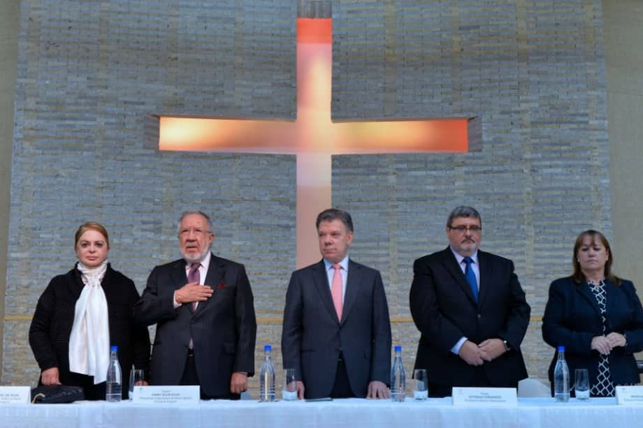Participación del Presidente Juan Manuel Santos en la celebración del aniversario de la Iglesia 'Casa sobre la Roca', este jueves en Bogotá.