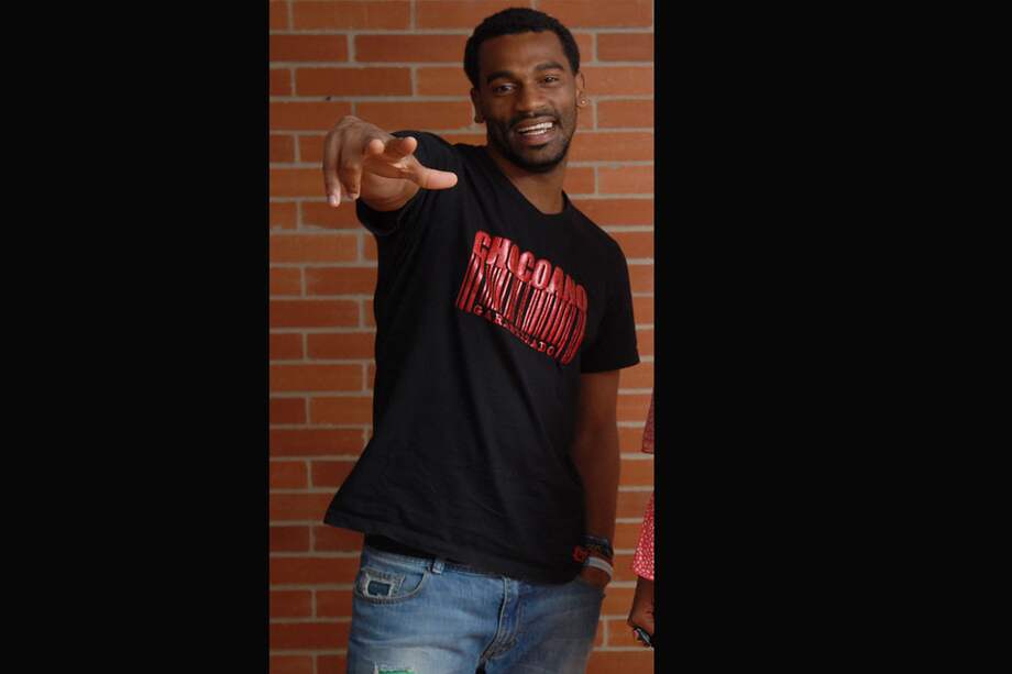 A Carlos Valencia, ‘Tostao’, lo podremos escuchar por Caracol Radio, La Básica, junto a artistas como Lía Samantha, quien hace el papel de Ananse. / Archivo El Espectador