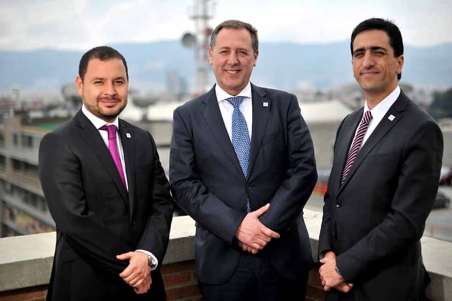 Gabriel Valderrama Silva y Miguel Martínez de Piaggio y Mauricio Salazar de Andes Motors. /Luis Ángel