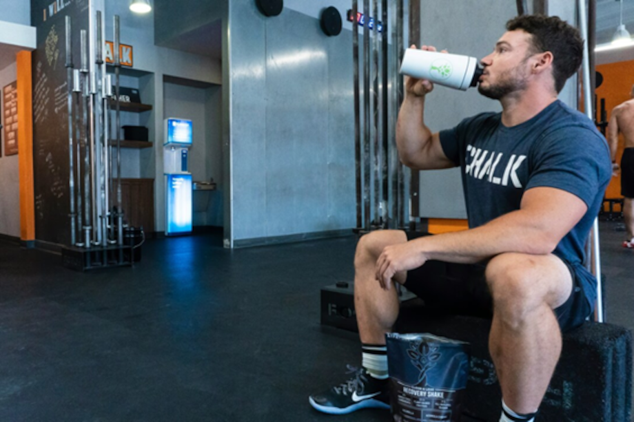 Los batidos de proteína son suplementos nutricionales que complementan la ingesta diaria de este macronutriente esencial.