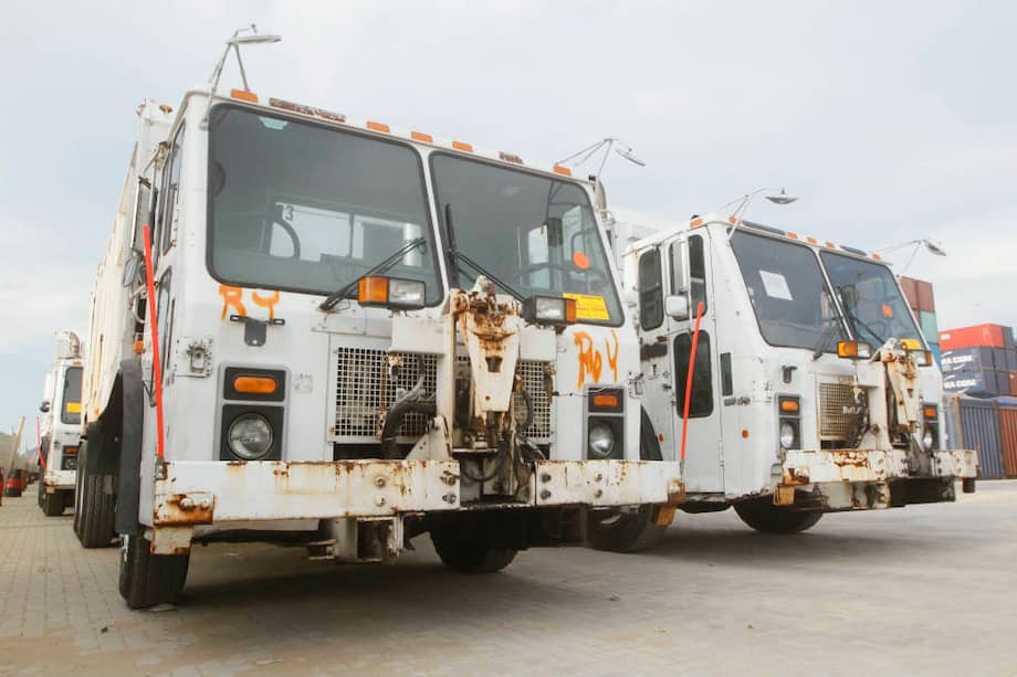 Así lucen cinco de los 25 vehículos usados importados por el Distrito desde Estados Unidos. / Cortesía El Univelsal