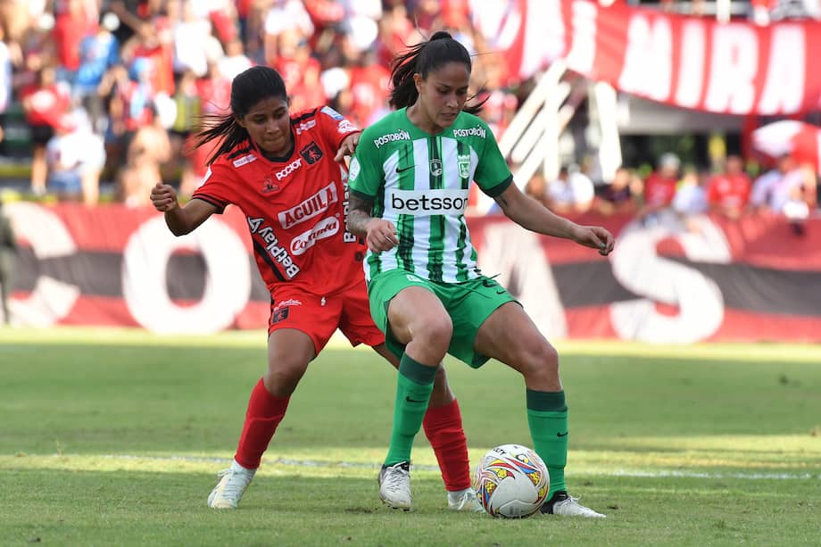 Jugadoras del América de Cali y Atlético Nacional durante la fecha 14 de la Liga Femenina BetPlay.