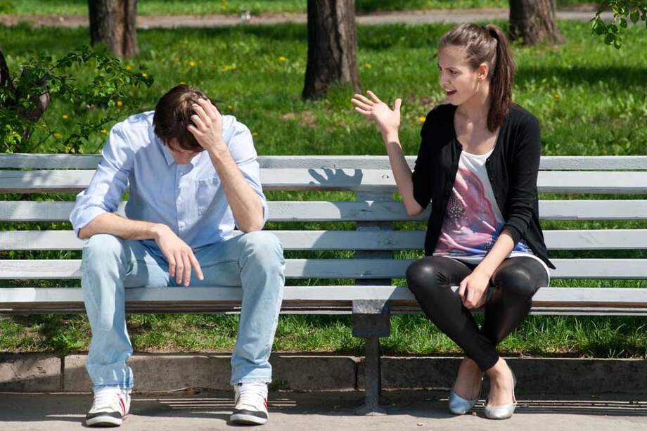 Las agresiones entre parejas adolescentes predicen fenómenos como el de la violencia intrafamiliar. / Archivo- El Espectador