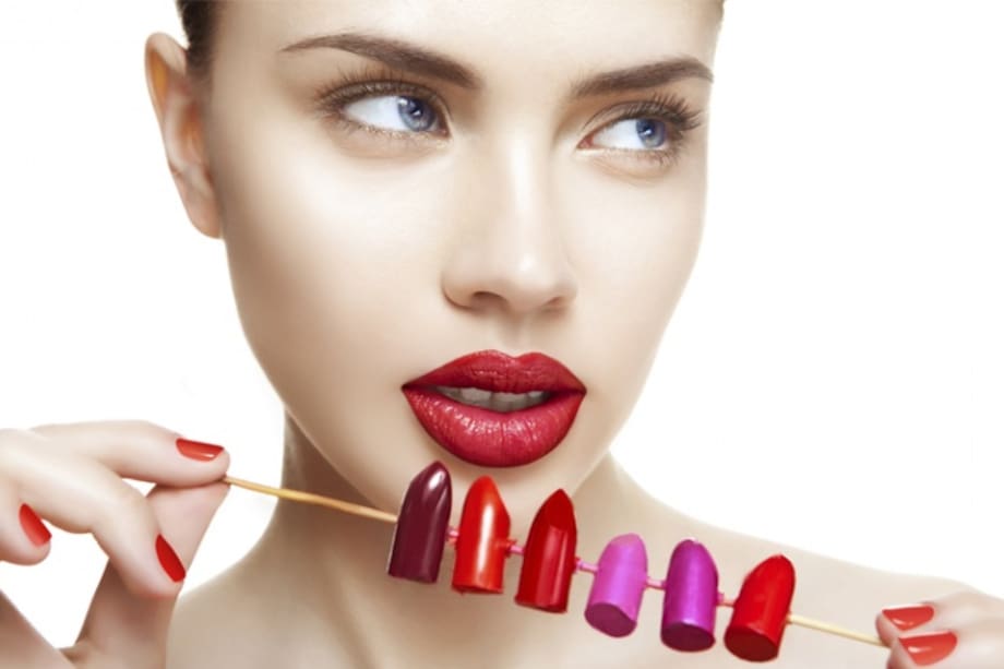 Labiales con forma de pene, la tendencia que se impone en redes sociales